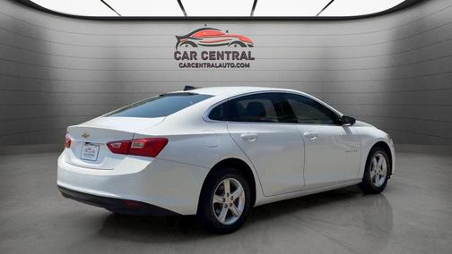 Summit White 2023 Chevrolet Malibu 1LS