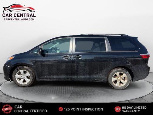 2016 Toyota Sienna LE