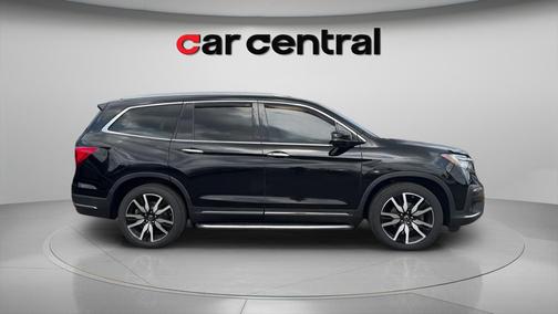 Crystal Black Pearl 2019 Honda Pilot Touring 8-Passenger