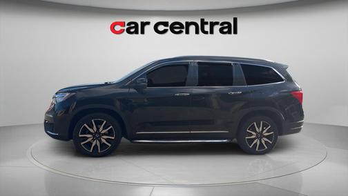 Crystal Black Pearl 2019 Honda Pilot Touring 8-Passenger