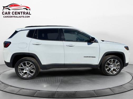 2023 Jeep Compass Latitude Lux