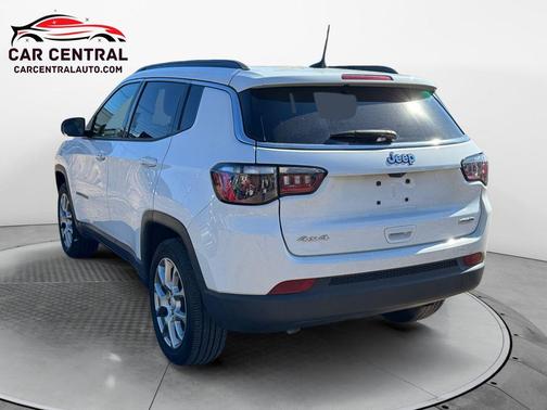 2023 Jeep Compass Latitude Lux