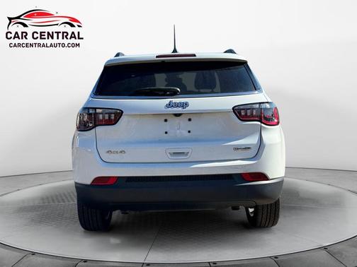 2023 Jeep Compass Latitude Lux