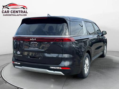 2022 Kia Carnival LX