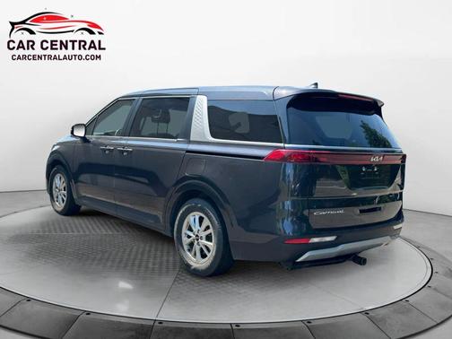 2022 Kia Carnival LX