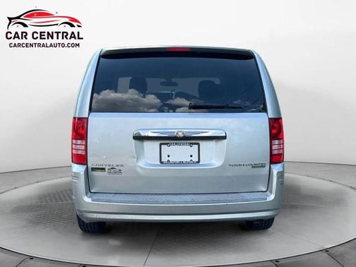 2009 Chrysler Town & Country LX