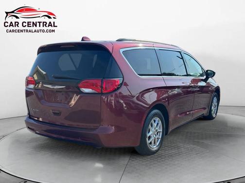 2020 Chrysler Voyager LXI