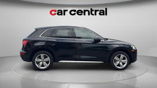 Black Metallic 2018 Audi Q5 2.0T Tech Premium