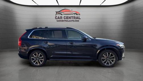 Magic Blue Metallic 2019 Volvo XC90 T6 Momentum