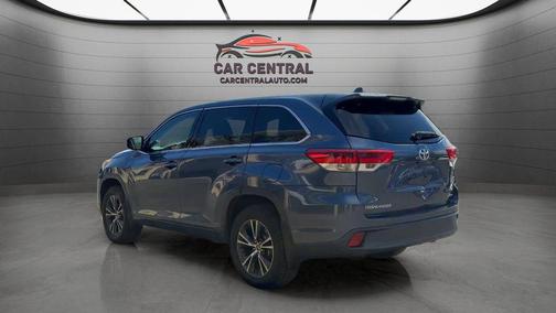 Shoreline Blue Pearl 2017 Toyota Highlander LE Plus