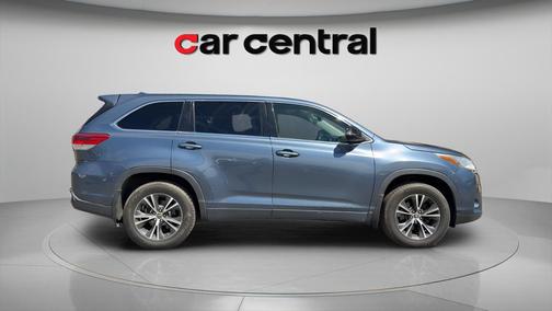 Shoreline Blue Pearl 2017 Toyota Highlander LE Plus