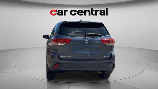 Shoreline Blue Pearl 2017 Toyota Highlander LE Plus