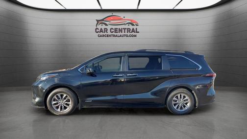 2021 Toyota Sienna LE