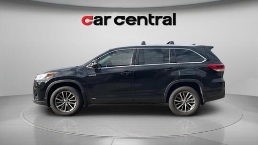 Midnight Black Metallic 2018 Toyota Highlander Hybrid XLE
