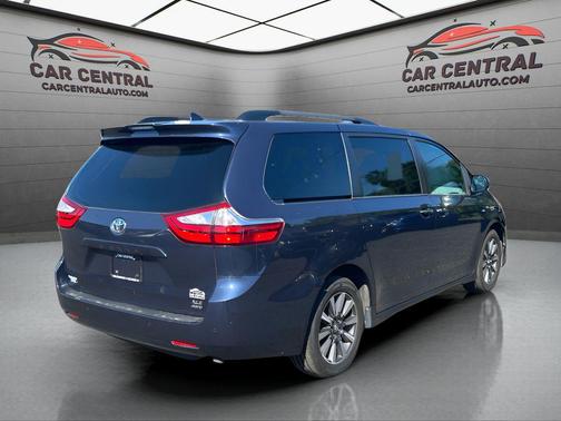 2018 Toyota Sienna XLE