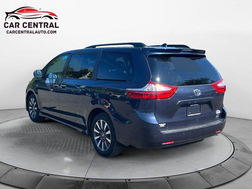 2018 Toyota Sienna XLE Premium