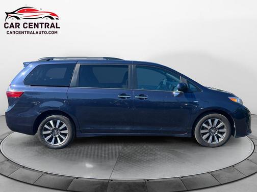 2018 Toyota Sienna XLE Premium