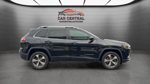 Diamond Black Crystal Pearlcoat 2020 Jeep Cherokee Limited