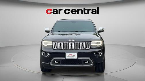 Diamond Black Crystal Pearlcoat 2018 Jeep Grand Cherokee Overland
