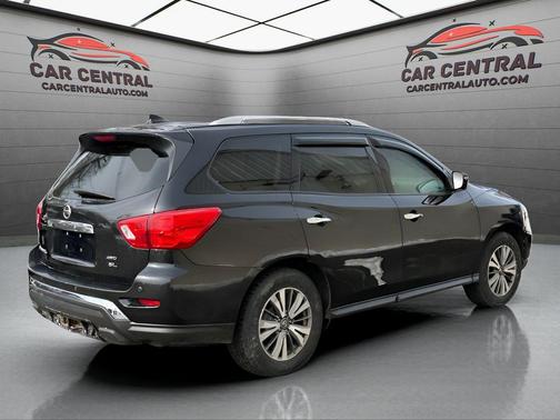 2019 Nissan Pathfinder SL