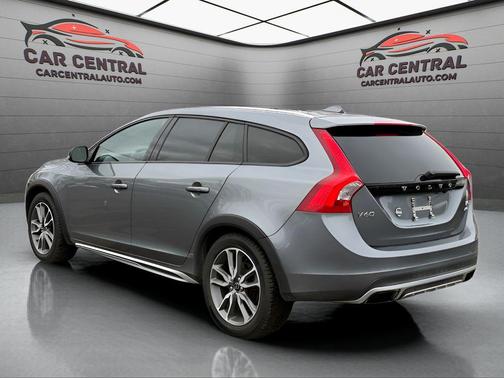 2016 Volvo V60 Cross Country T5 Platinum