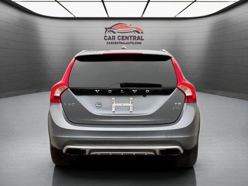 2016 Volvo V60 Cross Country T5 Platinum