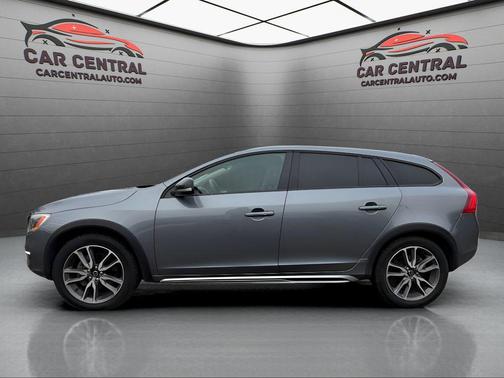 2016 Volvo V60 Cross Country T5 Platinum