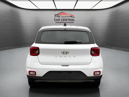 2021 Hyundai VENUE SE