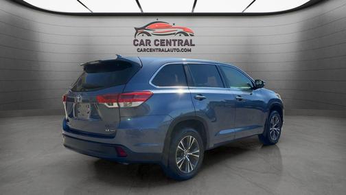 Shoreline Mist 2018 Toyota Highlander LE Plus