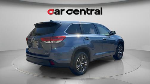 Shoreline Mist 2018 Toyota Highlander LE Plus
