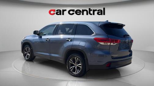 Shoreline Mist 2018 Toyota Highlander LE Plus