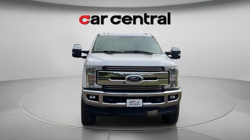 Oxford White 2019 Ford F-250 Lariat