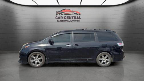 Midnight Black Metallic 2017 Toyota Sienna SE Premium