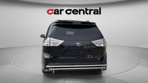 Midnight Black Metallic 2017 Toyota Sienna SE Premium