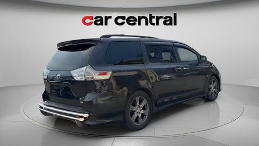 Midnight Black Metallic 2017 Toyota Sienna SE Premium