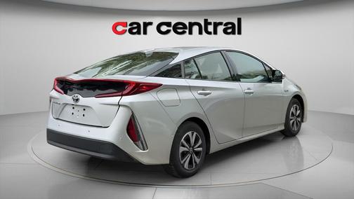 Classic Silver Metallic 2018 Toyota Prius Prime Advanced