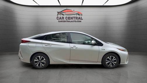 Classic Silver Metallic 2018 Toyota Prius Prime Advanced