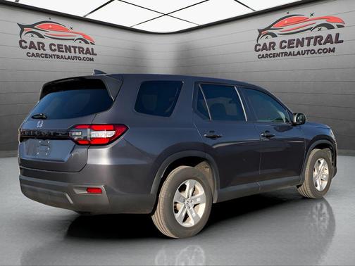 2023 Honda Pilot AWD LX