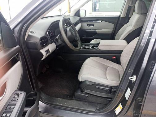 2023 Honda Pilot AWD LX