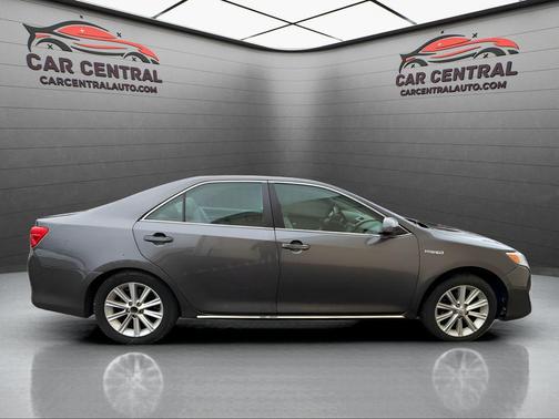 2014 Toyota Camry Hybrid XLE