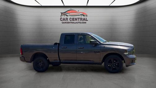 Granite Crystal Metallic Clearcoat 2019 RAM 1500 Express
