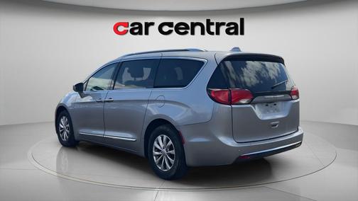 Billet Silver Metallic Clearcoat 2019 Chrysler Pacifica Touring L