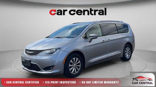 Billet Silver Metallic Clearcoat 2019 Chrysler Pacifica Touring L