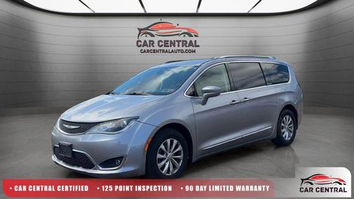 Billet Silver Metallic Clearcoat 2019 Chrysler Pacifica Touring L