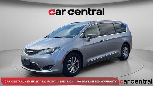 Billet Silver Metallic Clearcoat 2019 Chrysler Pacifica Touring L