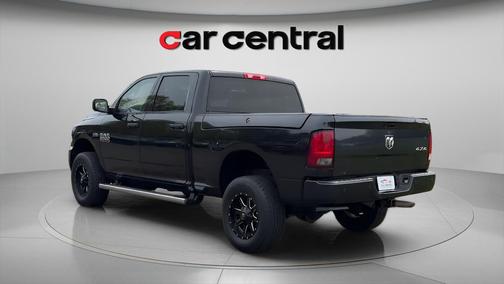 Brilliant Black Crystal Pearlcoat 2018 RAM 2500 Tradesman Crew Cab 4x4 6'4' Box