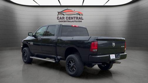 Brilliant Black Crystal Pearlcoat 2018 RAM 2500 Tradesman Crew Cab 4x4 6'4' Box