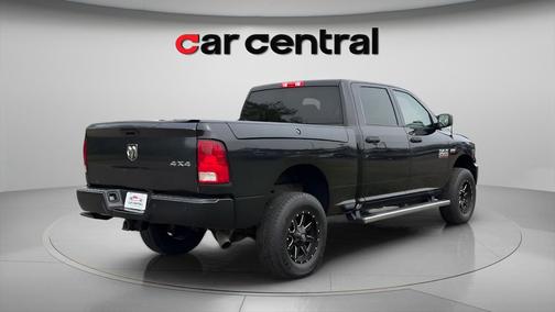 Brilliant Black Crystal Pearlcoat 2018 RAM 2500 Tradesman Crew Cab 4x4 6'4' Box