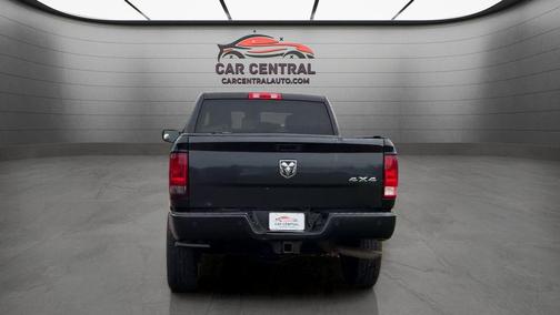 Brilliant Black Crystal Pearlcoat 2018 RAM 2500 Tradesman Crew Cab 4x4 6'4' Box