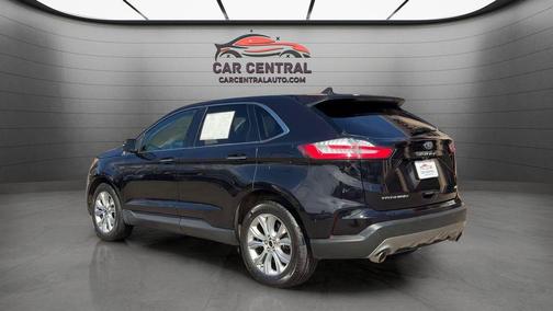 Black Metallic 2022 Ford Edge Titanium